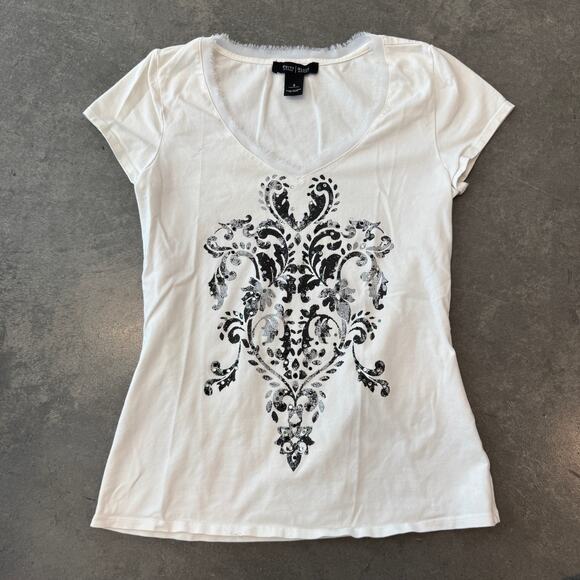 Vintage Y2K Mcbling Cross Heart Short Sleece White Black Graphic Tee Small - Picture 1 of 5